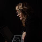 Attention Residue Explains the Cost of Multitasking — illustrative photograph